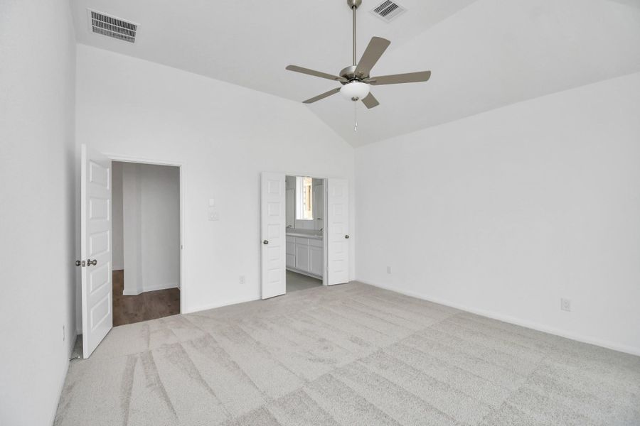 Spacious, unfurnished interior of a new home in Elyson, Katy (Image 15).