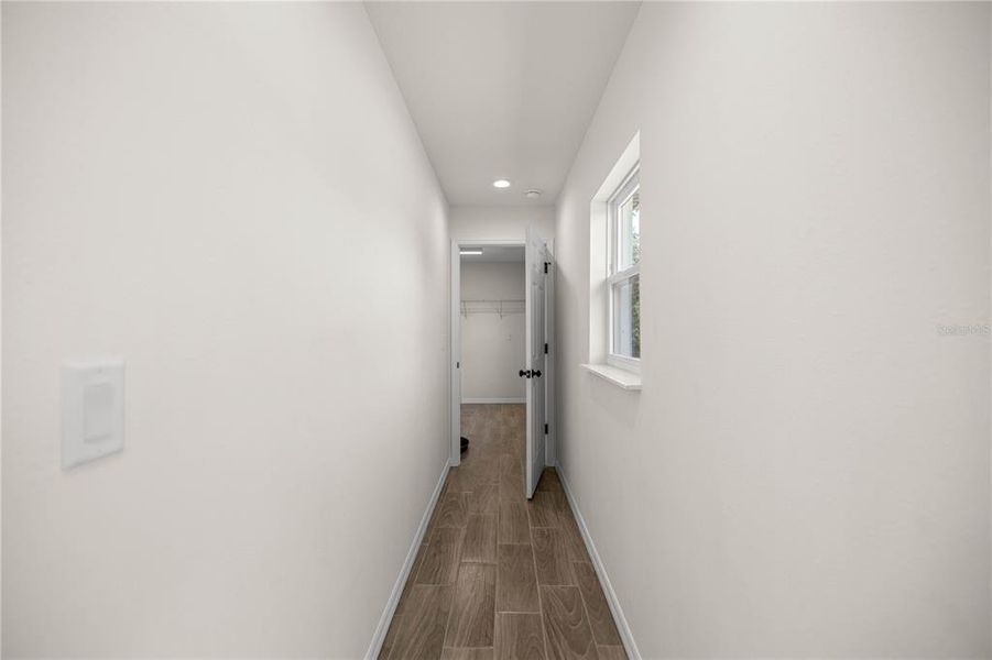 Spacious, unfurnished interior of a new home in , Ocala (Image 21).