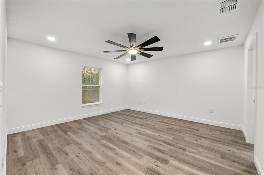 Spacious, unfurnished interior of a new home in , Dunnellon (Image 63).