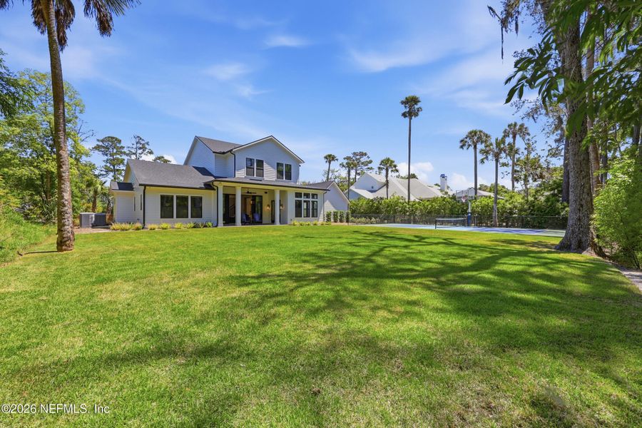 Exterior details and patio area of a home in , Ponte Vedra Beach (Image 3).