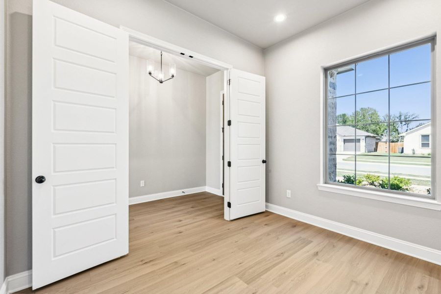 Spacious, unfurnished interior of a new home in Drake's Landing, Salado (Image 32).