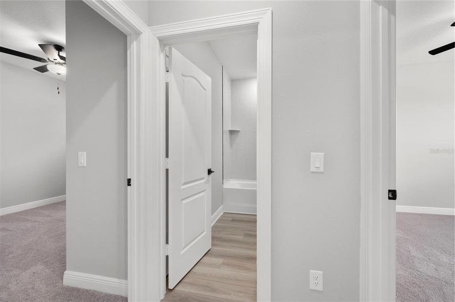 Spacious, unfurnished interior of a new home in Gum Lake Preserve, Lake Alfred (Image 11).