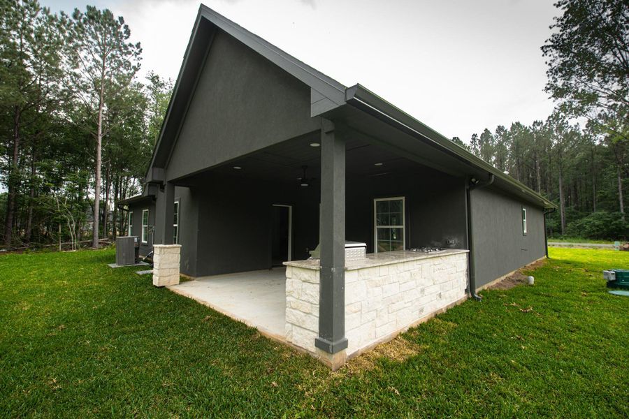 Exterior details and patio area of a home in , Dayton (Image 27).