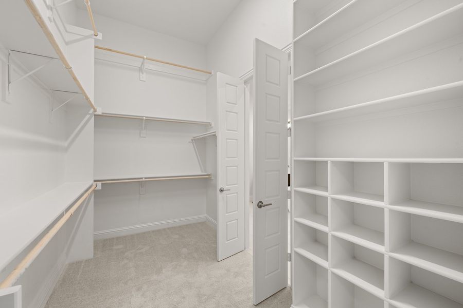 Spacious, unfurnished interior of a new home in Hayes Crossing, Midlothian (Image 21).