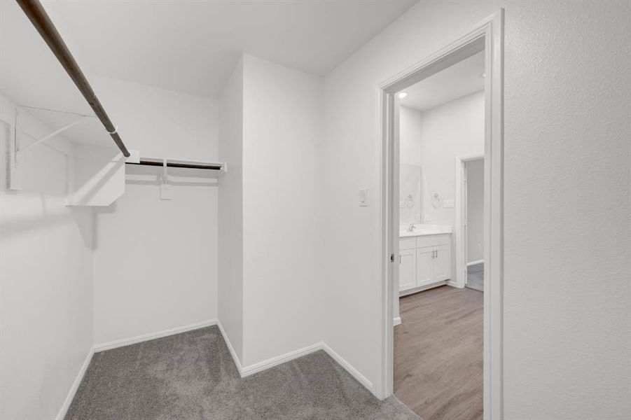 Spacious, unfurnished interior of a new home in ValleyBrooke, Mesquite (Image 39).