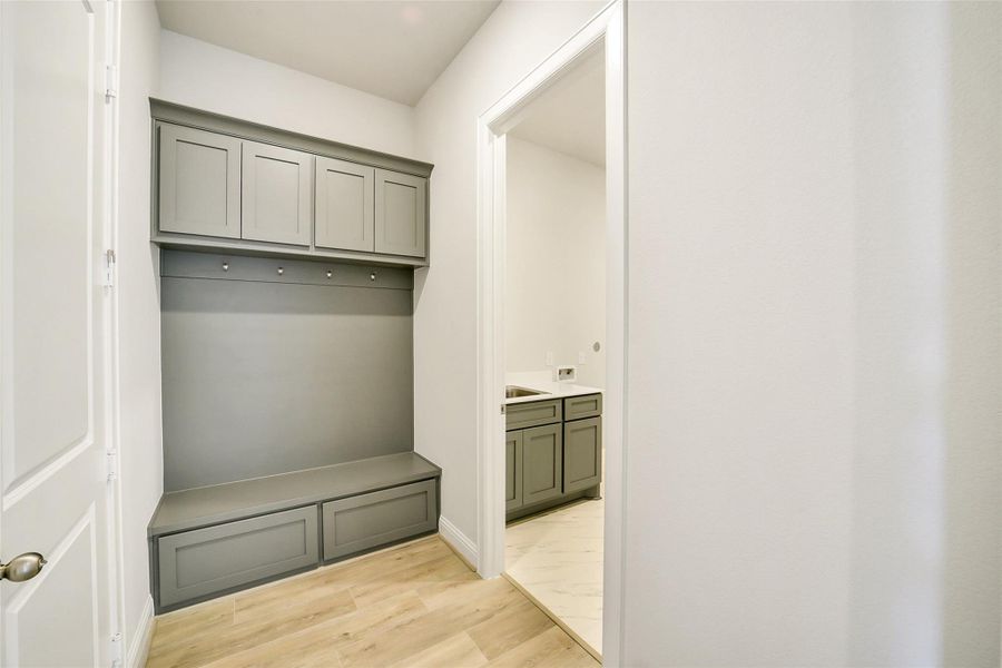 Furnished interior view inside a new home in Sienna 65', Missouri City (Image 29).