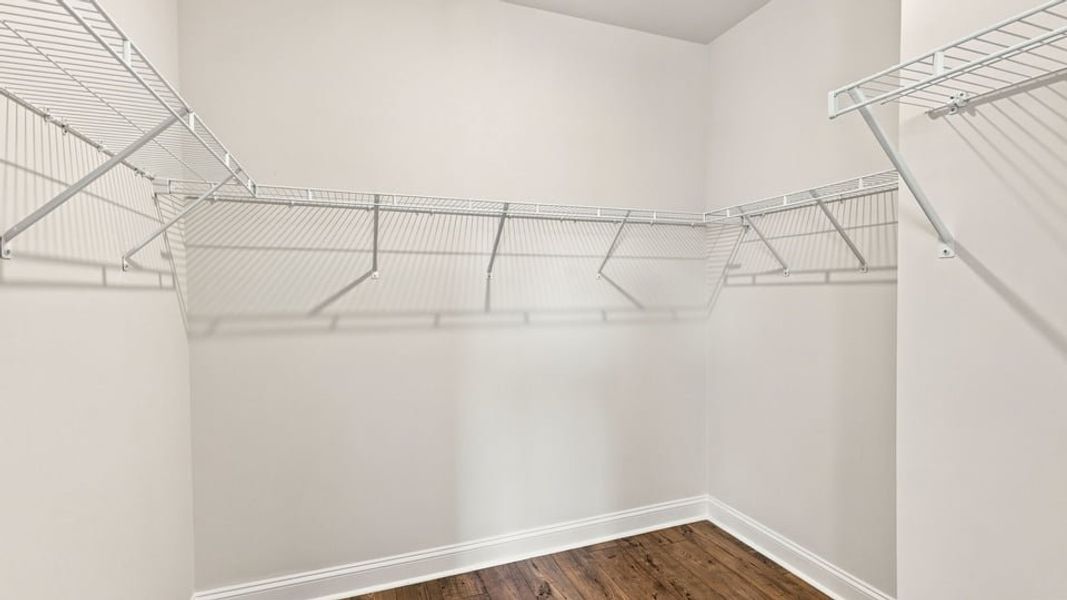 Spacious, unfurnished interior of a new home in Shadowood, Seneca (Image 34).