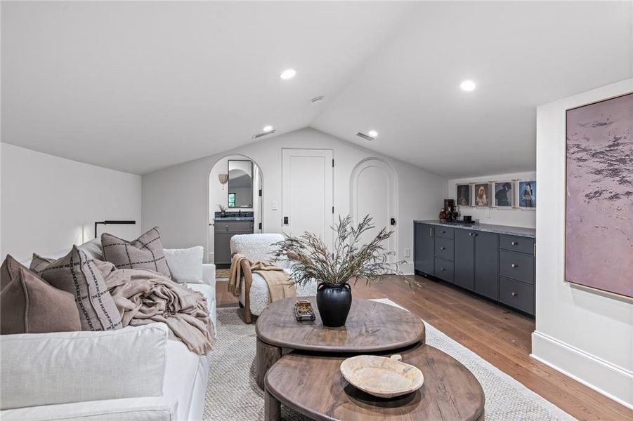 Furnished interior view inside a new home in , Windermere (Image 65).