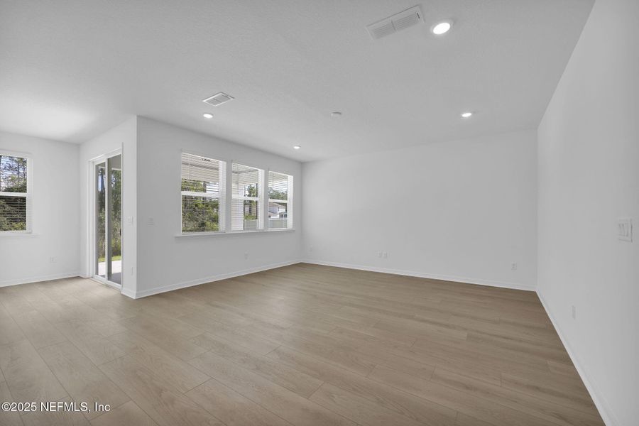 Spacious, unfurnished interior of a new home in Bradley Creek, Green Cove Springs (Image 19). Spacious, unfurnished interior of a new home in Bradley Creek, Green Cove Springs (Image 19).