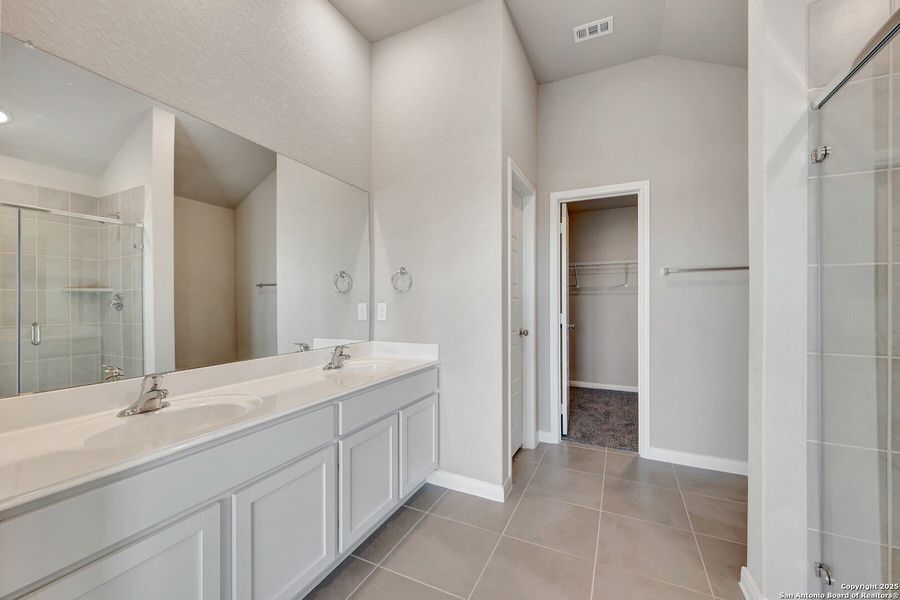 Furnished interior view inside a new home in Greenspoint Heights, Seguin (Image 8).
