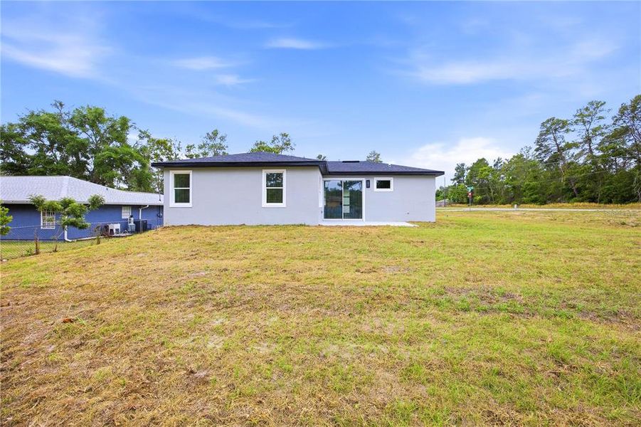 Exterior details and patio area of a home in , Ocala (Image 20).