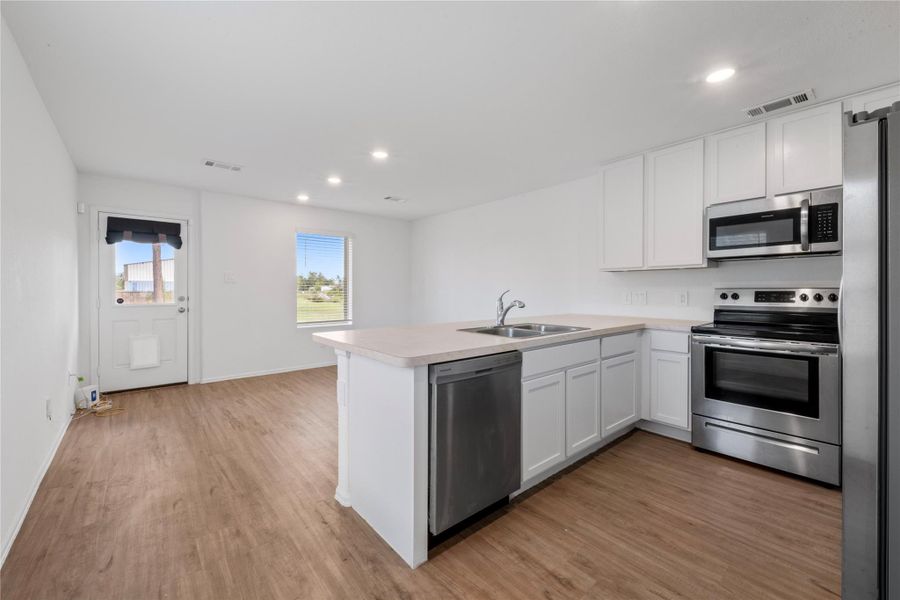 Furnished interior view inside a new home in Santa Fe, Cleveland (Image 7). Furnished interior view inside a new home in Santa Fe, Cleveland (Image 7).