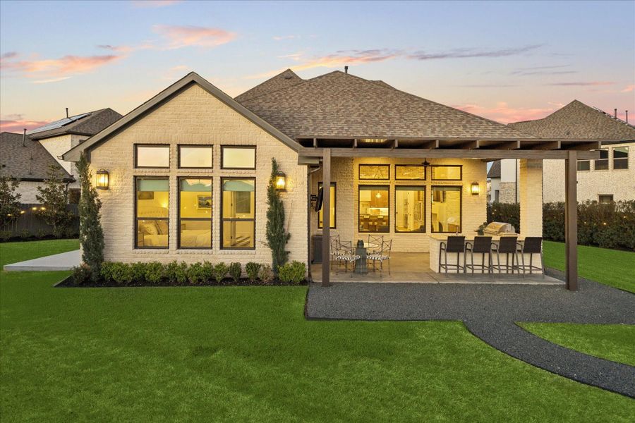 Exterior details and patio area of a home in , Katy (Image 24).