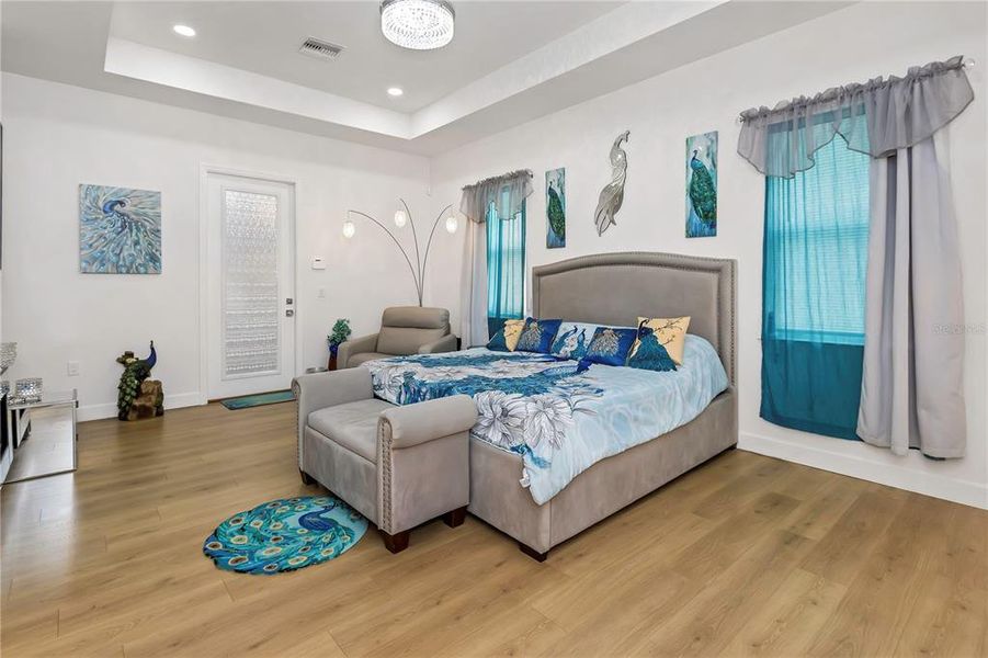 Furnished interior view inside a new home in , Tarpon Springs (Image 13).