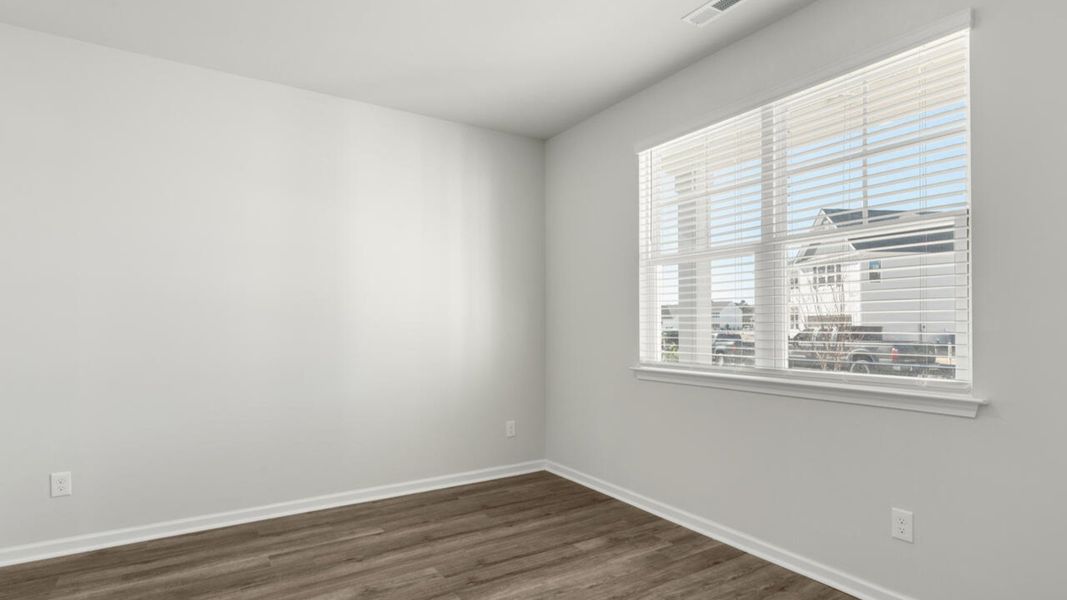 Spacious, unfurnished interior of a new home in The Preserve at Tidewater, Sneads Ferry (Image 14).