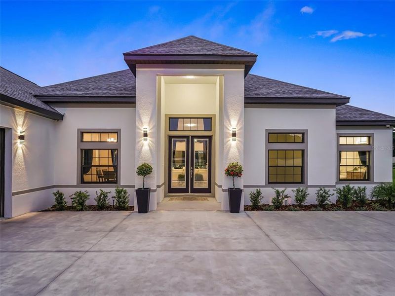Exterior details and patio area of a home in , Ocala (Image 43).