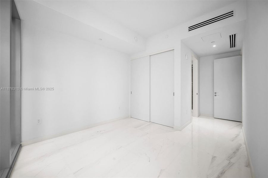 Spacious, unfurnished interior of a new home in , Miami (Image 12).