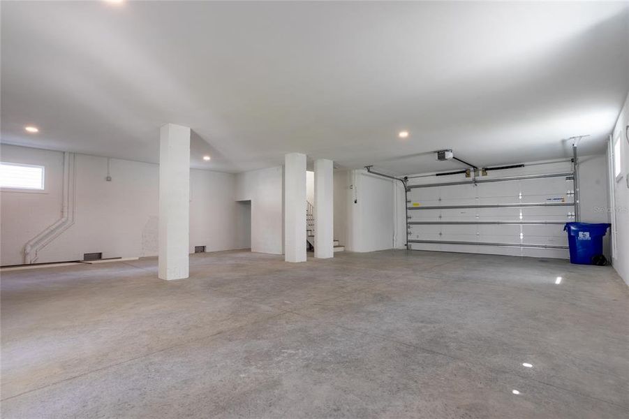 Spacious, unfurnished interior of a new home in , St. Petersburg (Image 47).