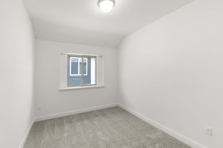 Spacious, unfurnished interior of a new home in Keeneland, Aubrey (Image 21).