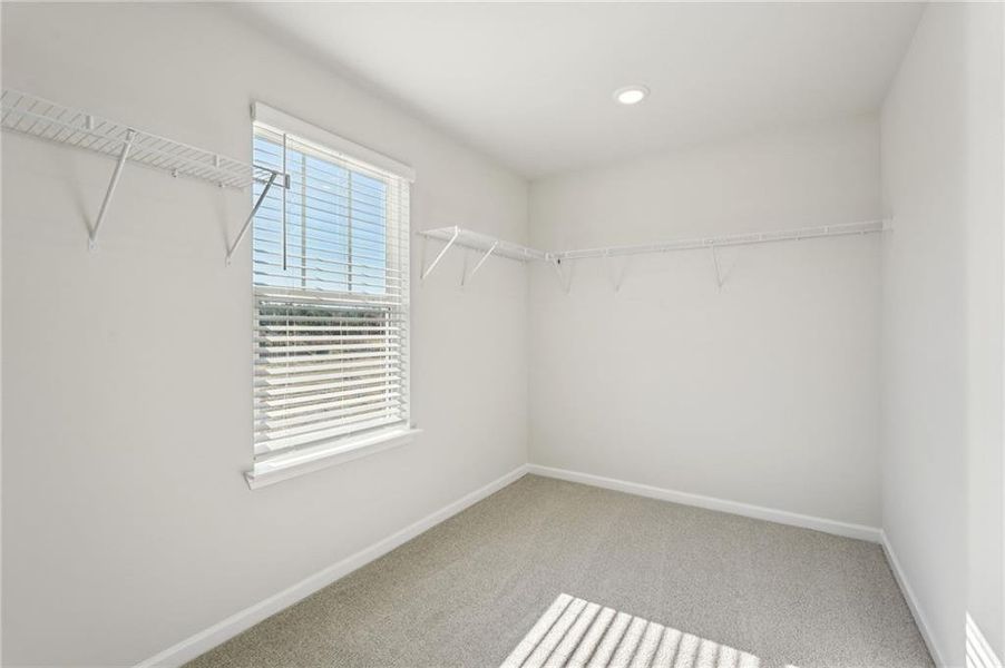 Spacious, unfurnished interior of a new home in Ivey Township, Dallas (Image 22).