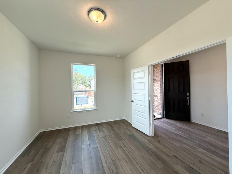 Spacious, unfurnished interior of a new home in River Bluff, Leander (Image 23). Spacious, unfurnished interior of a new home in River Bluff, Leander (Image 23).