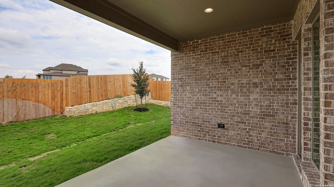 Exterior details and patio area of a home in Briggs Ranch, San Antonio (Image 3).