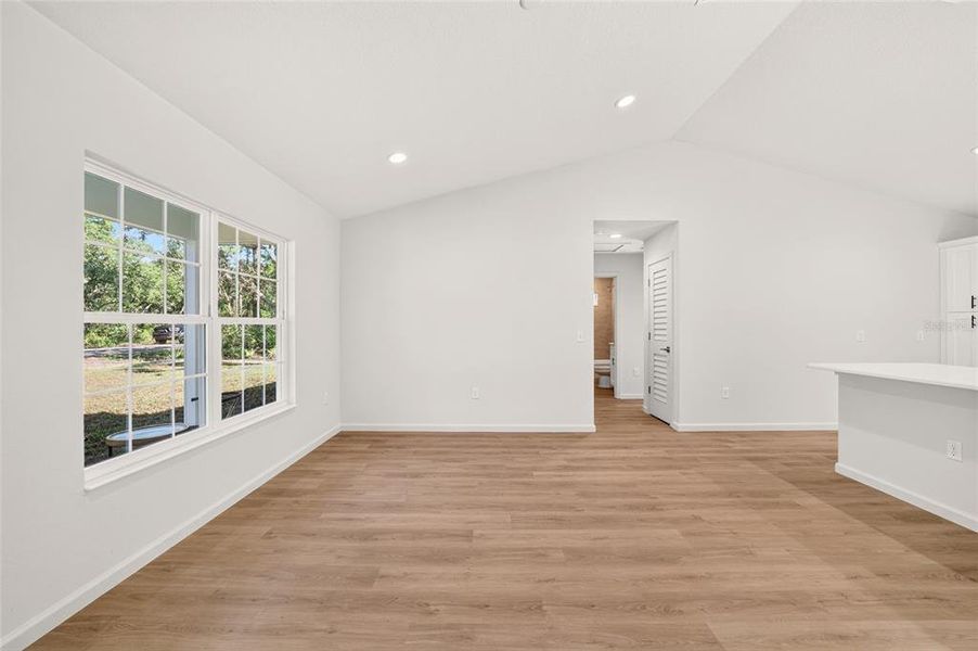 Spacious, unfurnished interior of a new home in , Ocklawaha (Image 18).