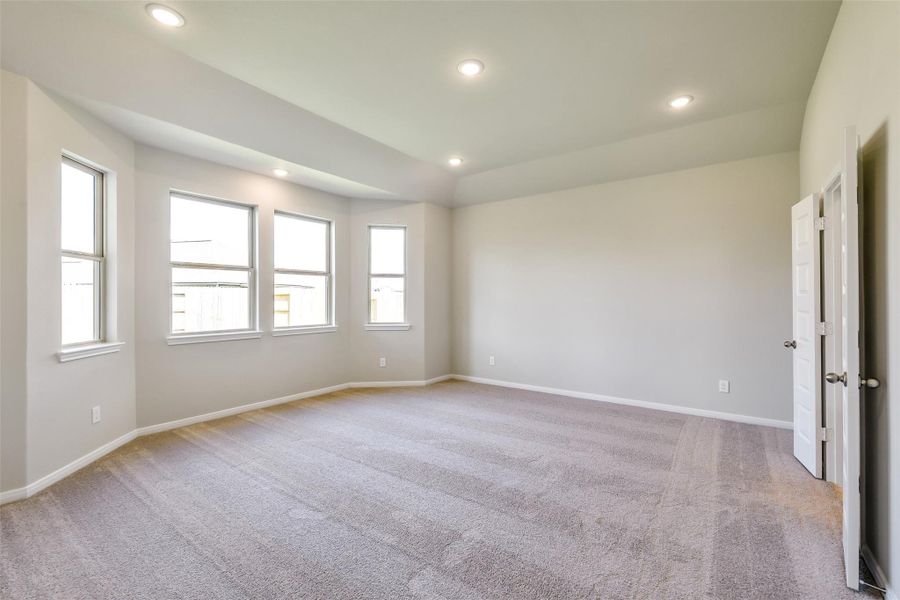 Spacious, unfurnished interior of a new home in Stone Creek Ranch, Hockley (Image 33).