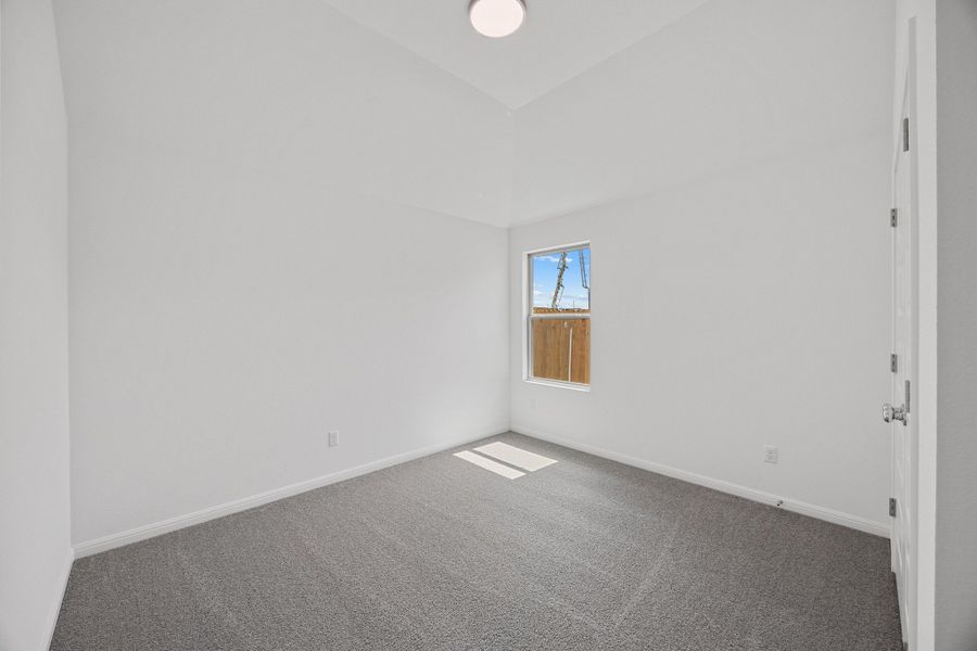 Spacious, unfurnished interior of a new home in Trinity Ranch, Elgin (Image 23).