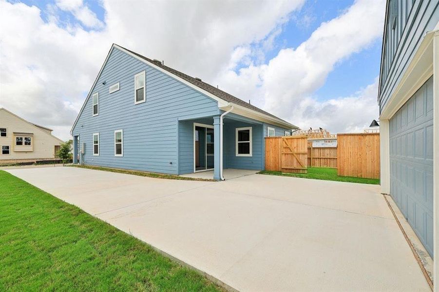 Driveway /Detached Garage