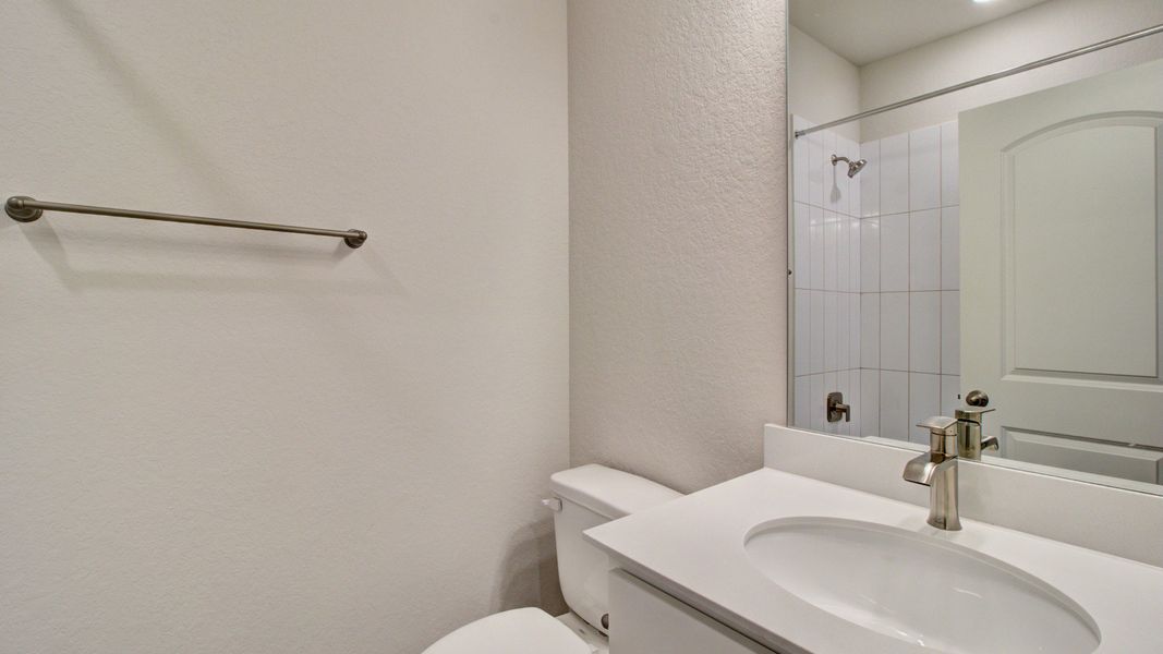 Furnished interior view inside a new home in Sunflower Ridge, New Braunfels (Image 8).