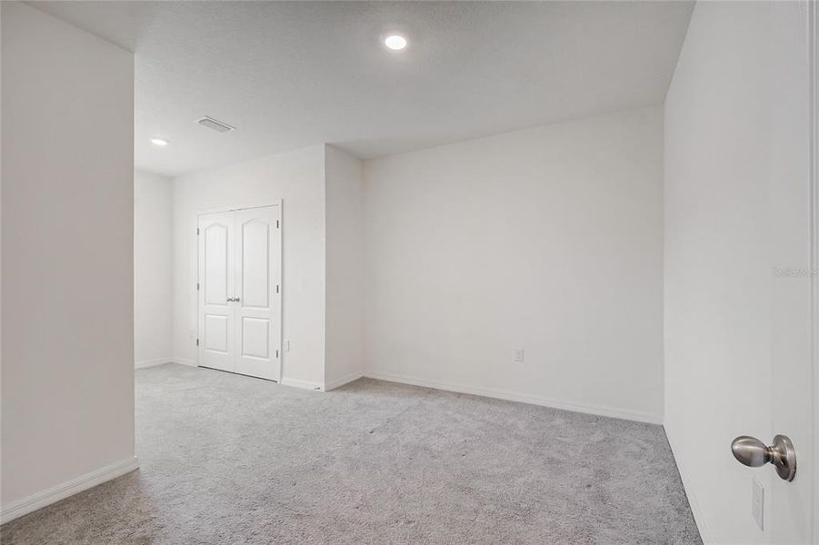 Spacious, unfurnished interior of a new home in , Howey-in-the-Hills (Image 35).