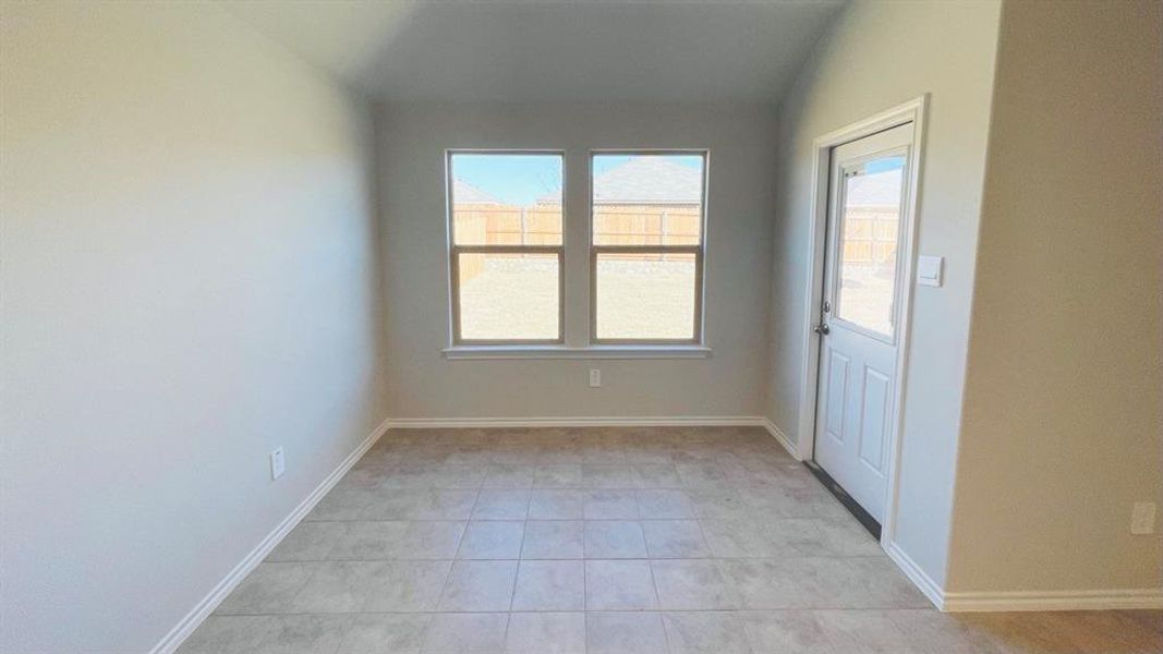 Spacious, unfurnished interior of a new home in Sunnycreek, Fort Worth (Image 7).