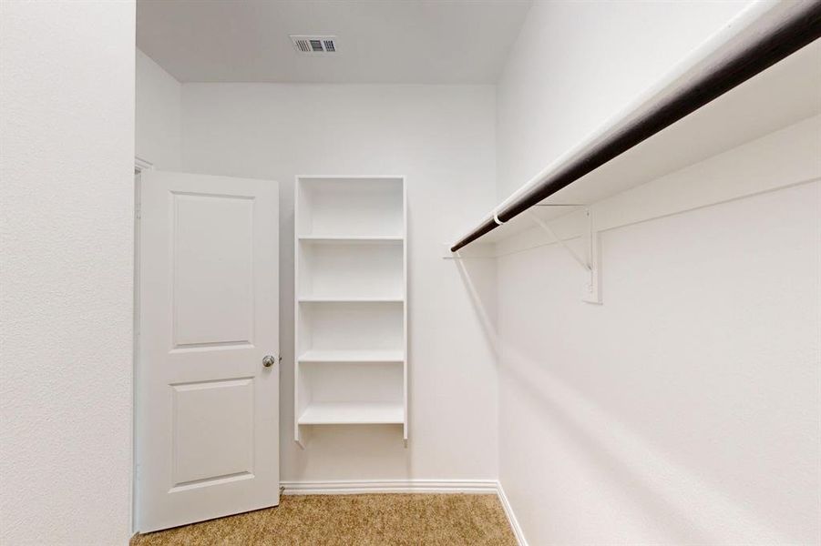 Spacious, unfurnished interior of a new home in Aster Park, McKinney (Image 15).