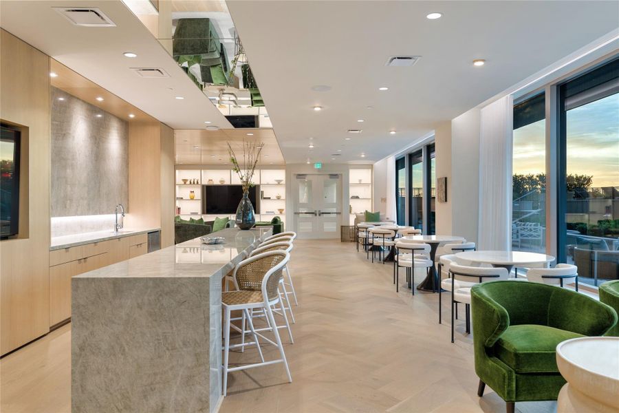 Community amenities in , Houston (Image 25).