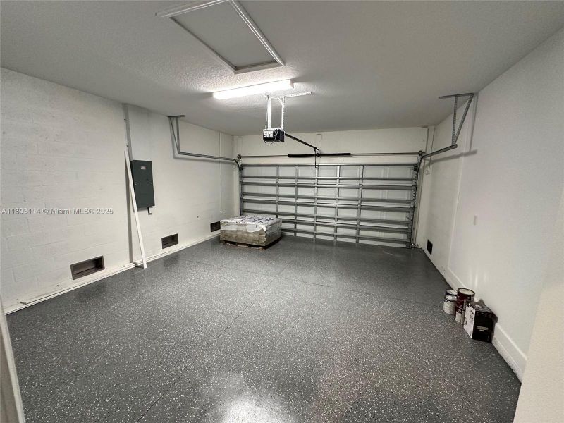 Spacious, unfurnished interior of a new home in , Port Charlotte (Image 8). Spacious, unfurnished interior of a new home in , Port Charlotte (Image 8).