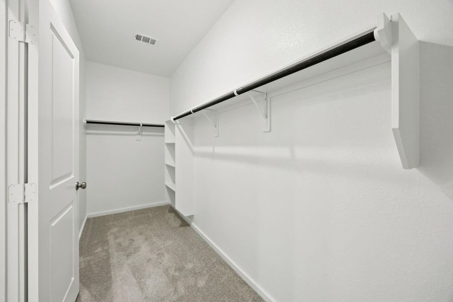 Spacious, unfurnished interior of a new home in Crosby Farms, Crosby (Image 25).