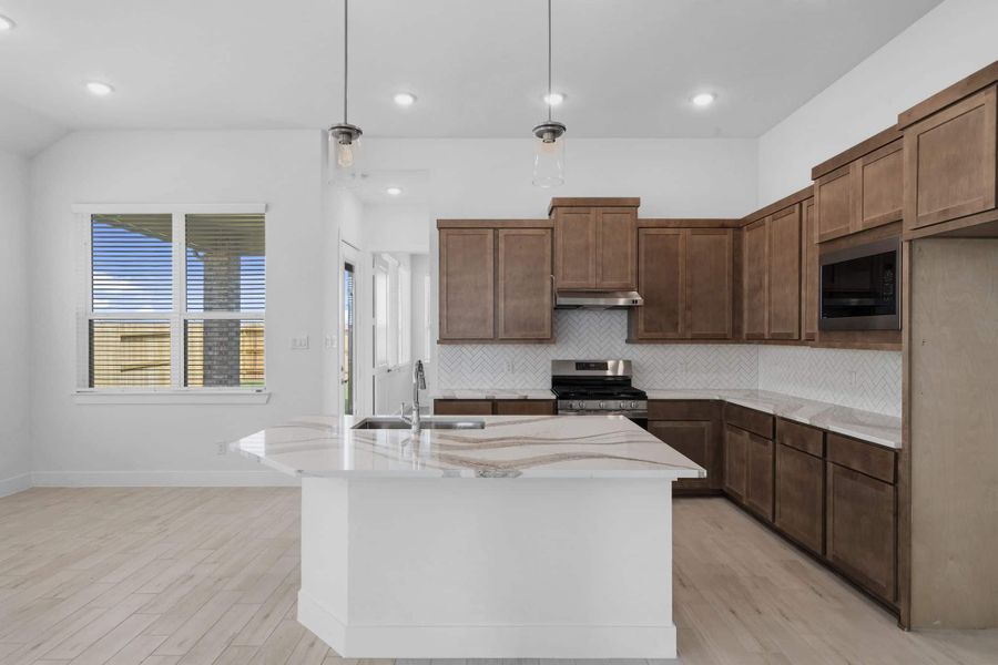 Furnished interior view inside a new home in Beacon Point, Texas City (Image 6).