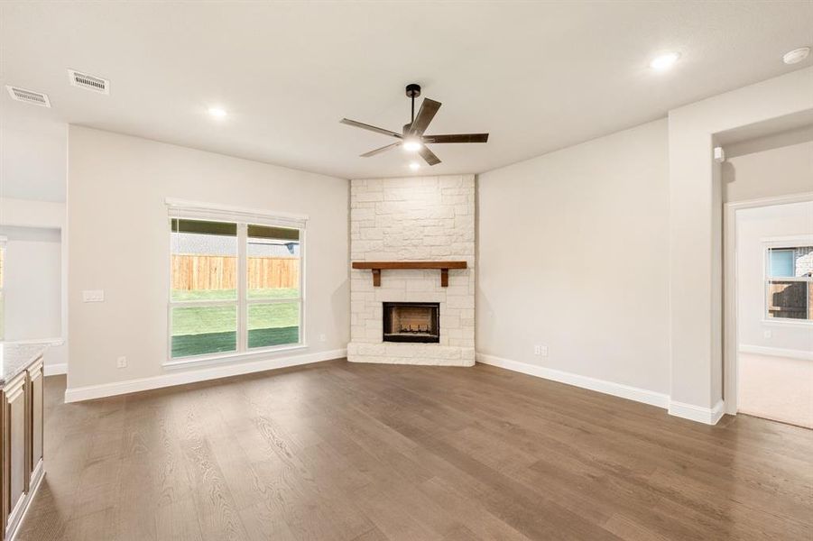 Spacious, unfurnished interior of a new home in Liberty, Melissa (Image 15).