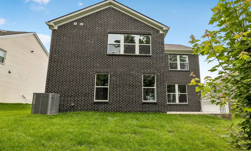 Exterior details and patio area of a home in Devonshire, Mount Juliet (Image 4).