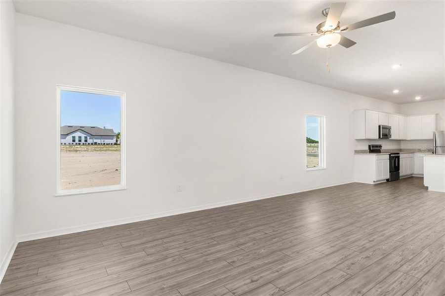 Spacious, unfurnished interior of a new home in Peach Crossings, Winter Haven (Image 13).