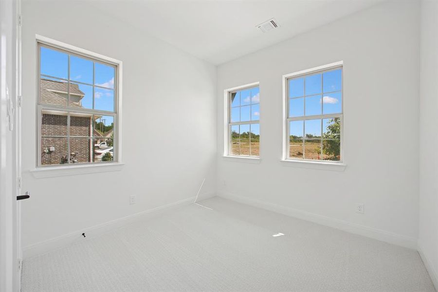 Spacious, unfurnished interior of a new home in Elements at Viridian - Garden Series, Arlington (Image 13).