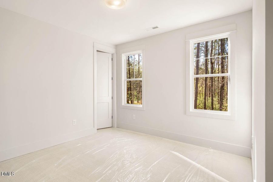 2044355995524827465-69