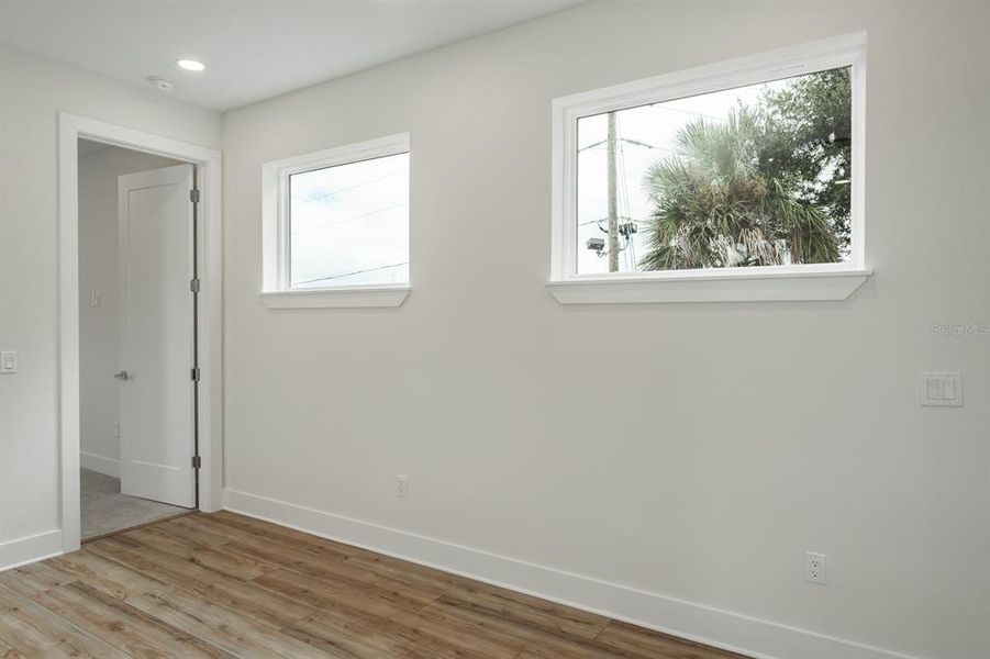 Spacious, unfurnished interior of a new home in , Palm Harbor (Image 43).