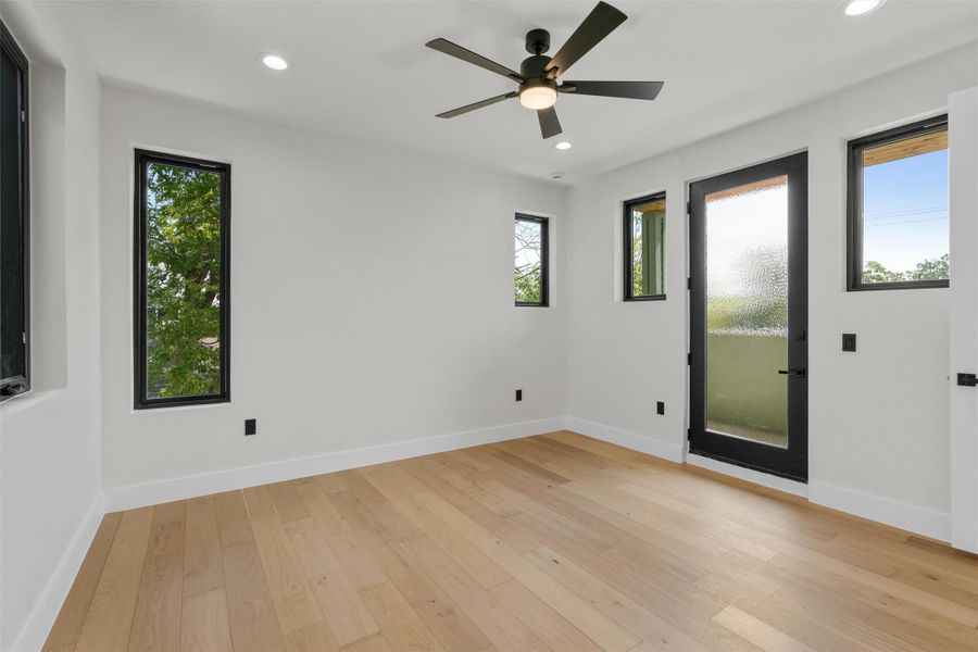 Exterior door to balcony/terrace