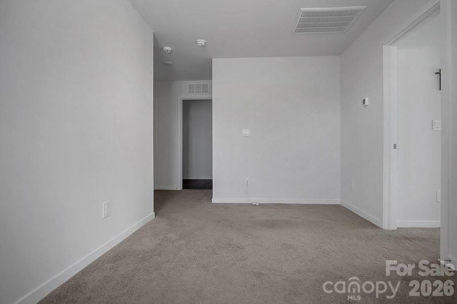 Spacious, unfurnished interior of a new home in , Kings Mountain (Image 25).