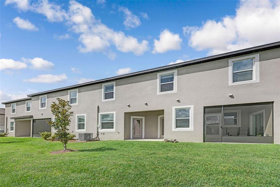 Exterior details and patio area of a home in , San Antonio (Image 16).