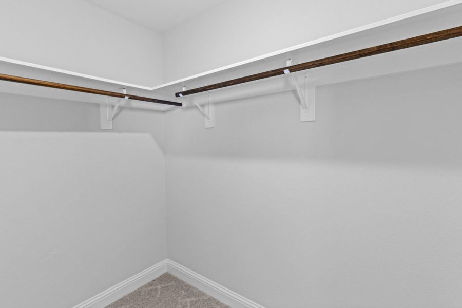 Spacious, unfurnished interior of a new home in River Ranch Trails, Dayton (Image 29).