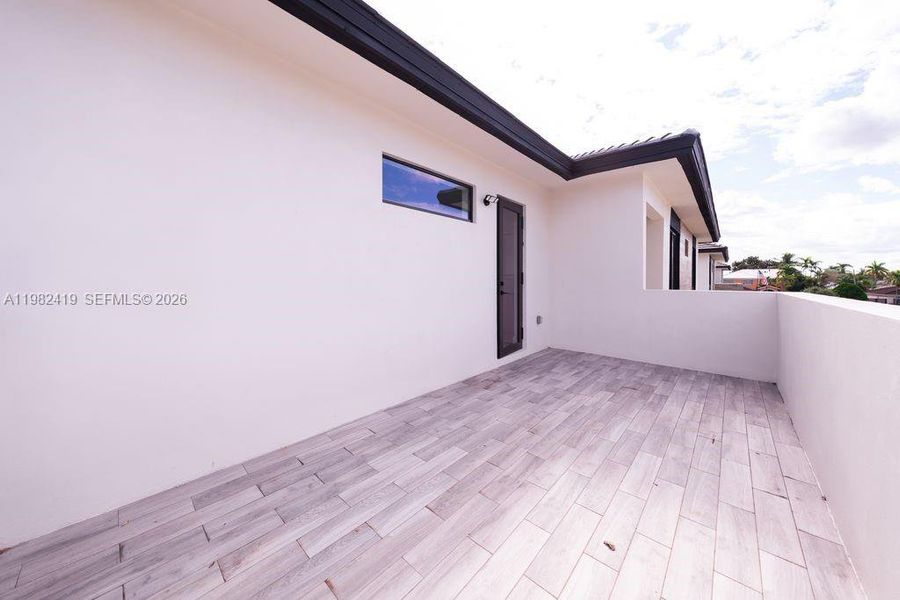 Exterior details and patio area of a home in , Miami (Image 30).