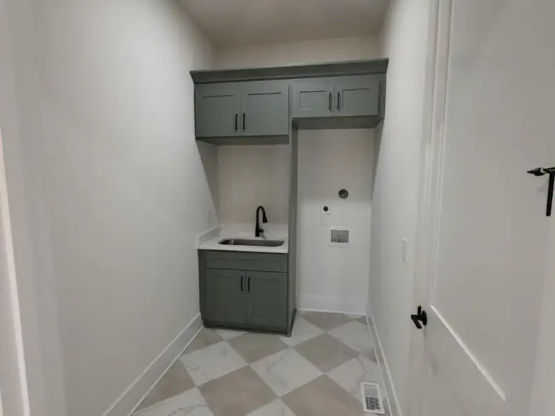 Image 52 of a home in .